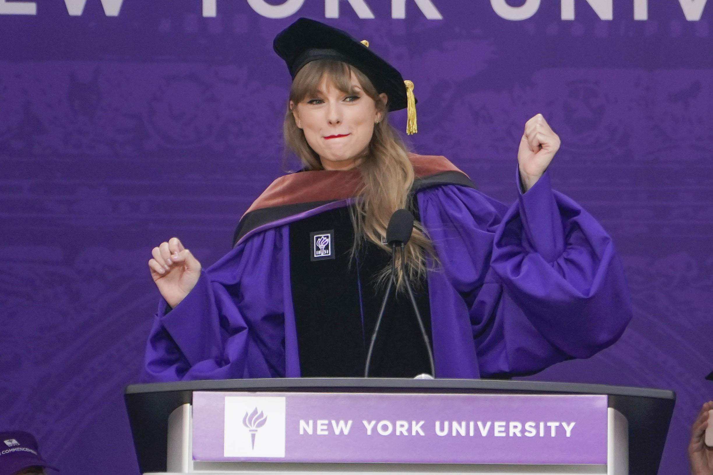 “Chi sbaglia… impara”: Laurea ad honorem per Taylor Swift – FOTOGALLERY