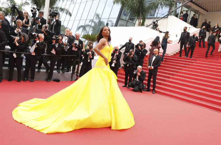 La stella di Tom Cruise splende sul Festival di Cannes – FOTOGALLERY