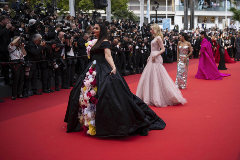 La stella di Tom Cruise splende sul Festival di Cannes – FOTOGALLERY