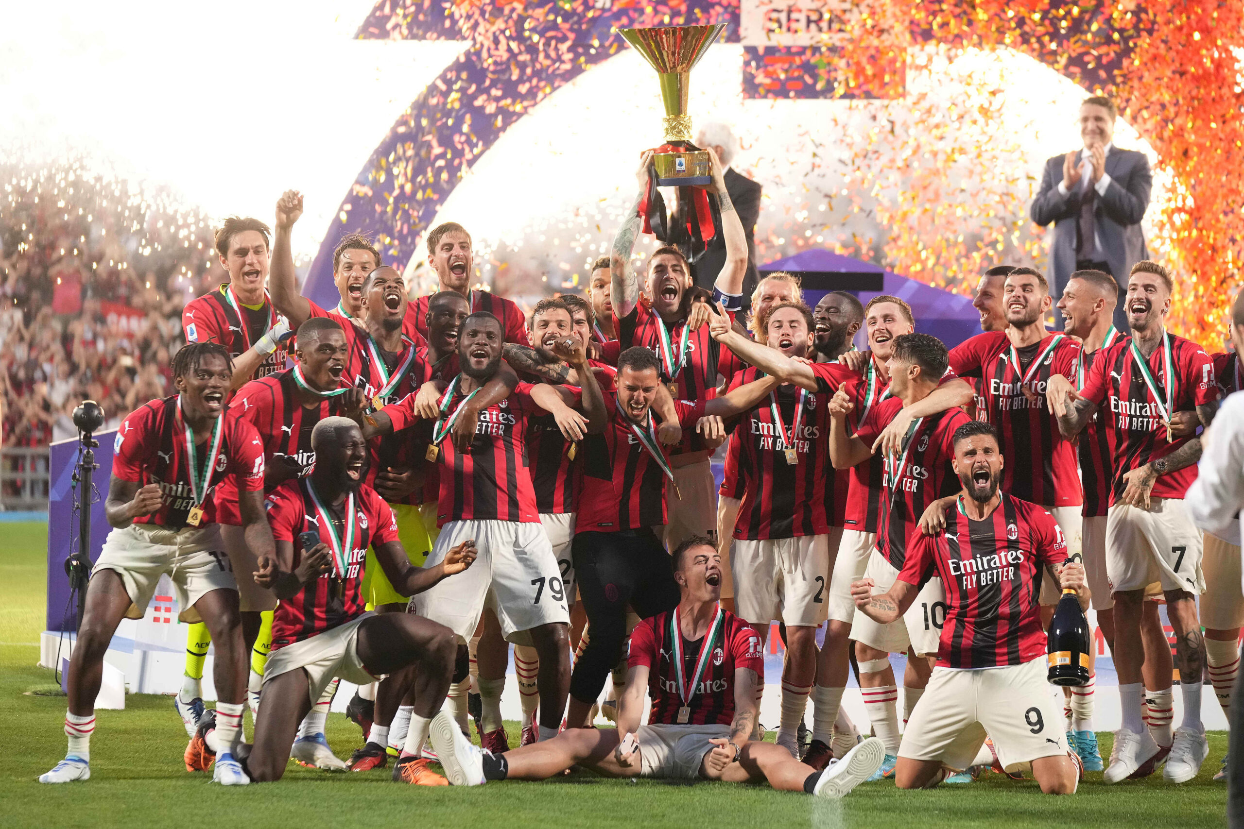 Scudetto Milan: la festa di Reggio Emilia – FOTOGALLERY