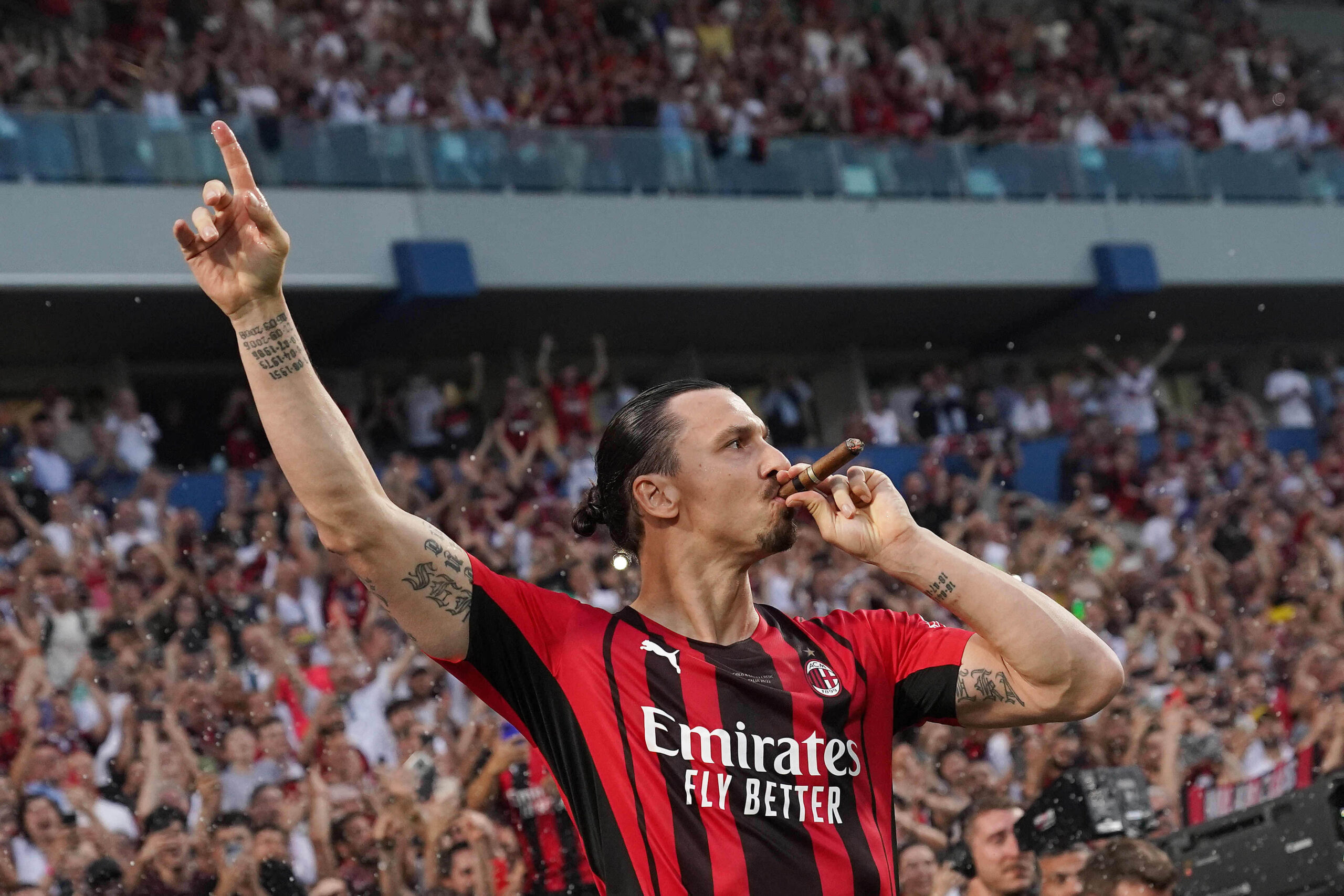 Scudetto Milan: la festa di Reggio Emilia – FOTOGALLERY