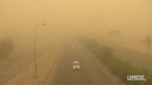 Tempesta di sabbia in Iraq: chiuse scuole e aeroporti