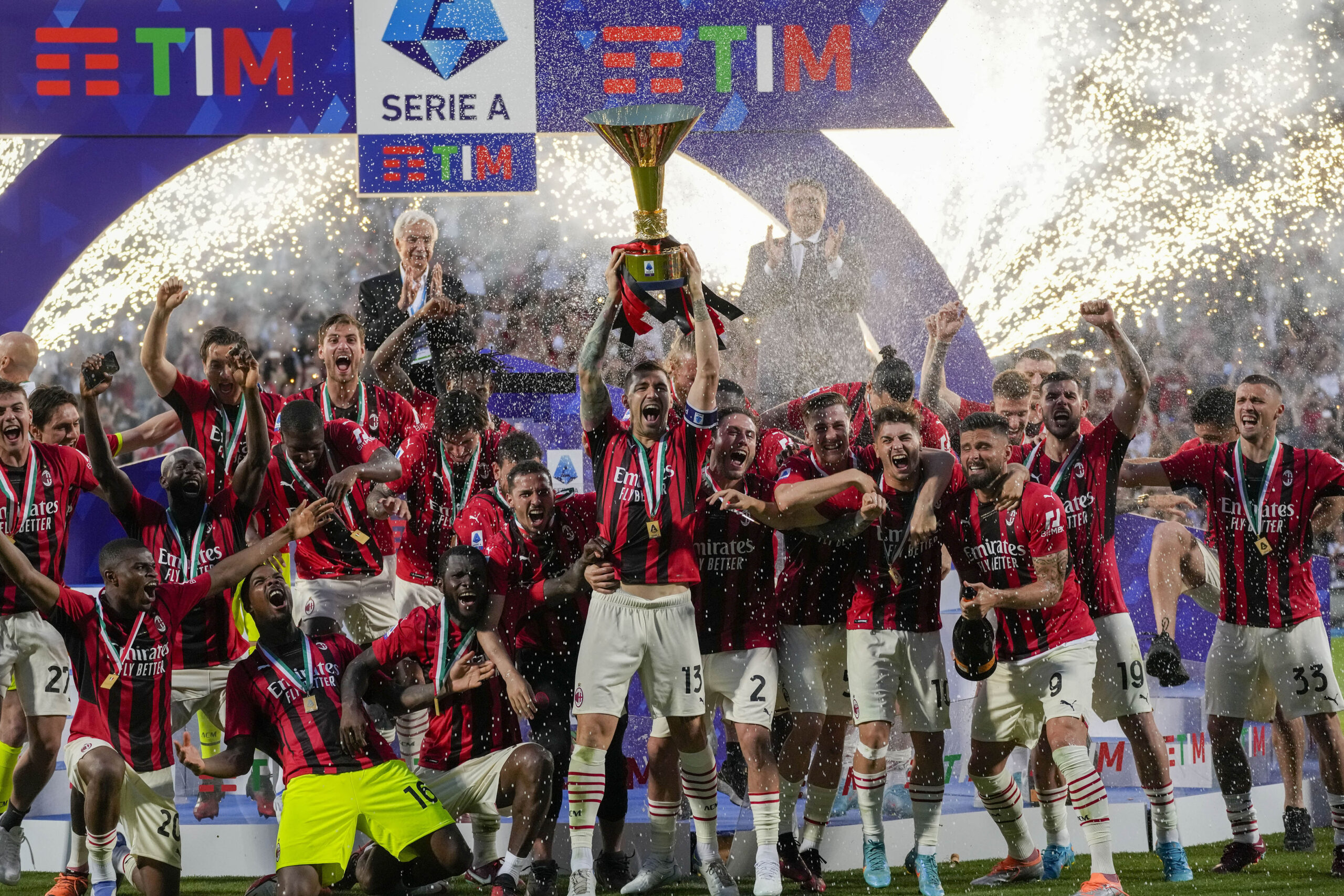 Scudetto Milan: la festa di Reggio Emilia – FOTOGALLERY