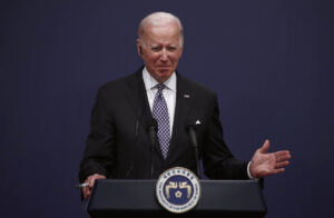 Terrorismo, Biden annuncia l’uccisione del leader Al-Qaeda Ayman Al Zawahiri: “Giustizia è fatta”