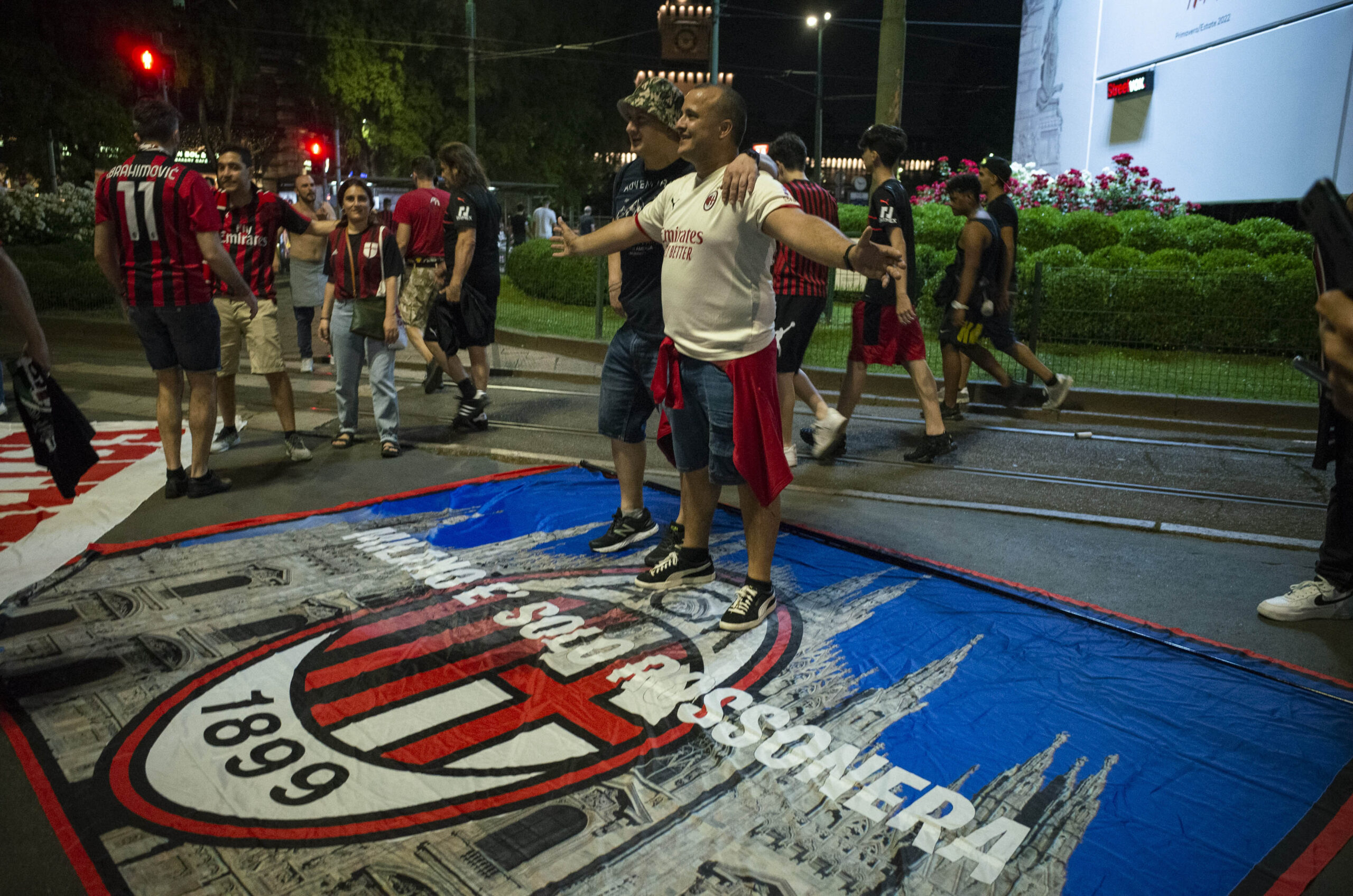 Delirio a Milano per lo scudetto del Milan – FOTOGALLERY