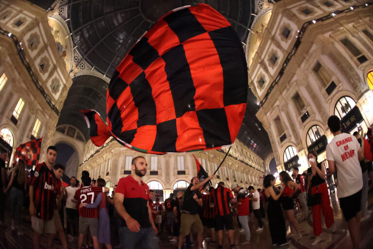 Delirio a Milano per lo scudetto del Milan – FOTOGALLERY