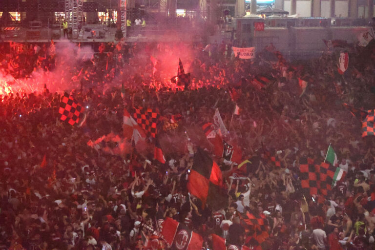 Delirio a Milano per lo scudetto del Milan – FOTOGALLERY