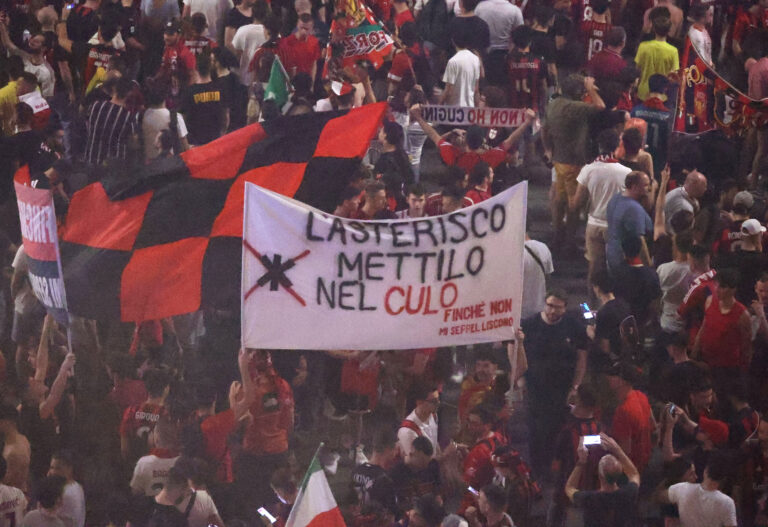 Delirio a Milano per lo scudetto del Milan – FOTOGALLERY