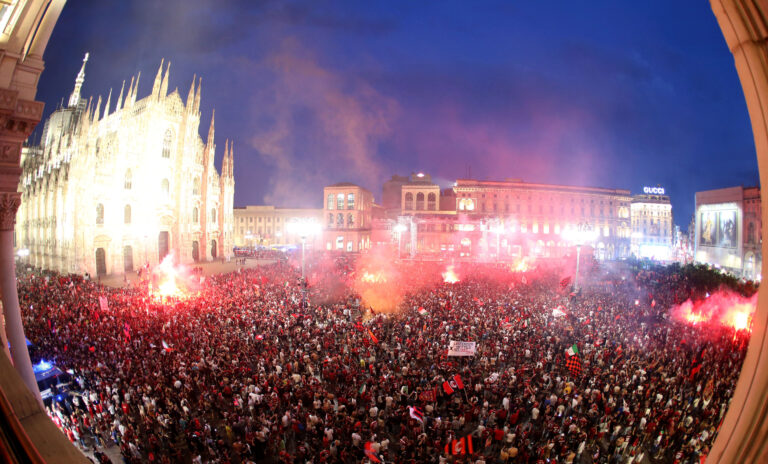 Delirio a Milano per lo scudetto del Milan – FOTOGALLERY