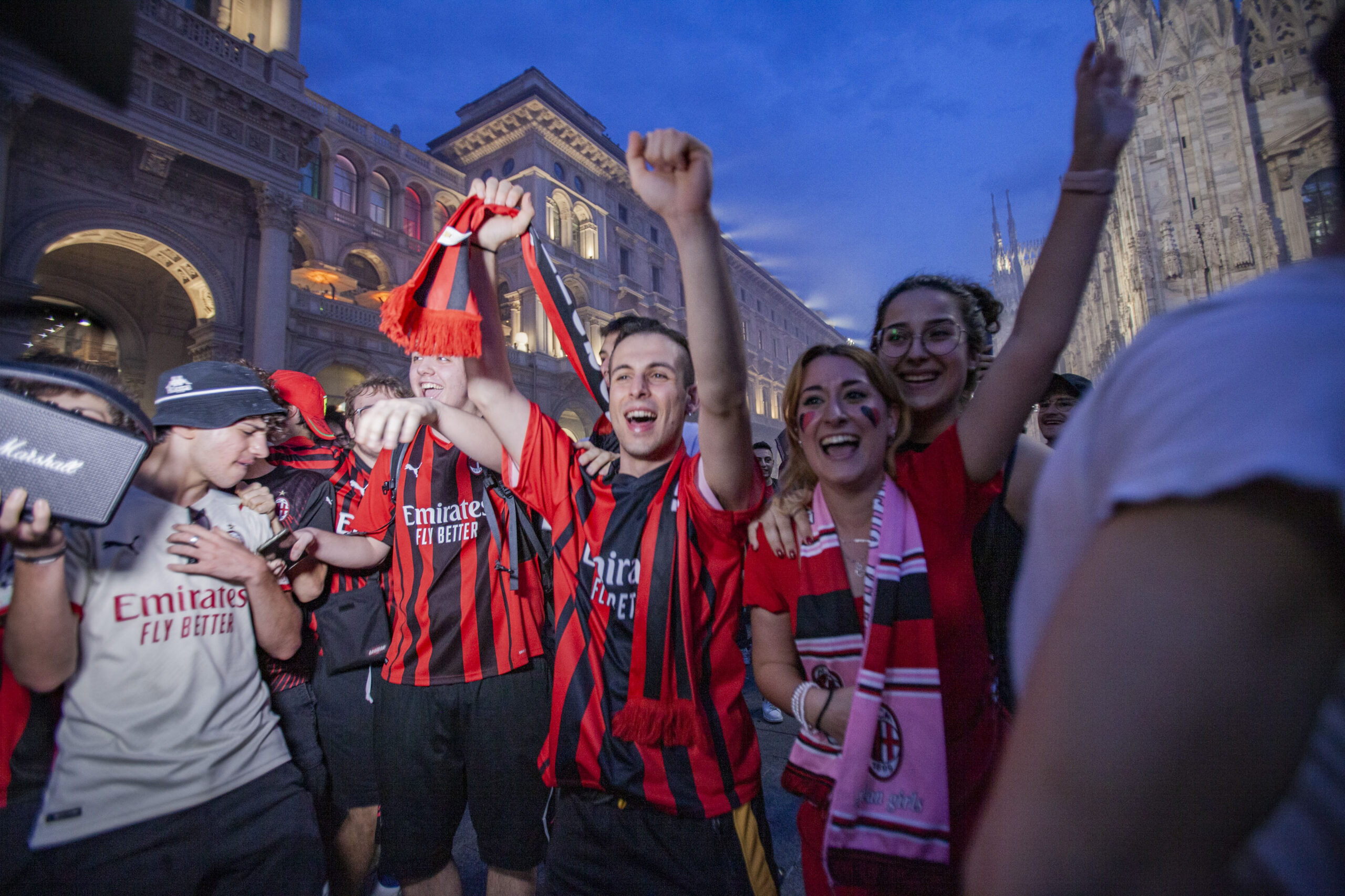 Delirio a Milano per lo scudetto del Milan – FOTOGALLERY