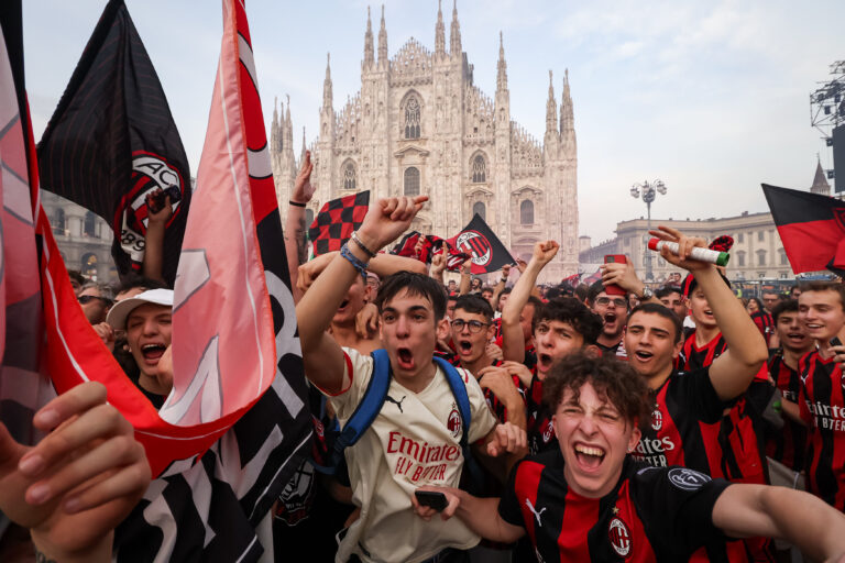 Delirio a Milano per lo scudetto del Milan – FOTOGALLERY