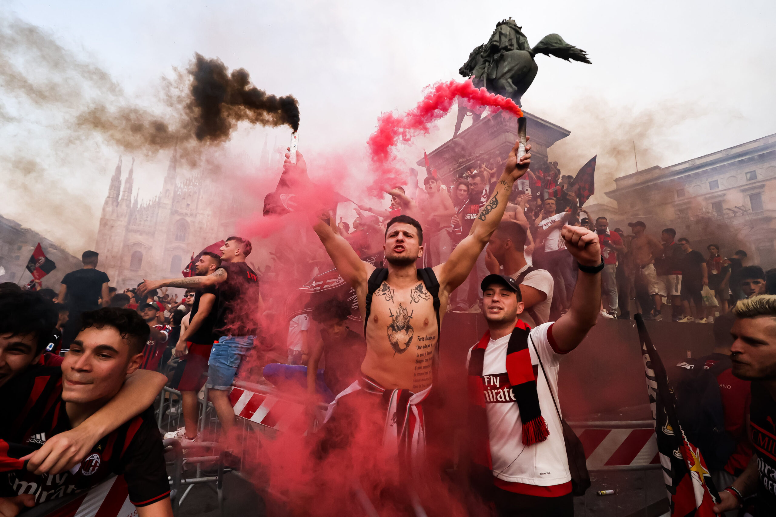 Delirio a Milano per lo scudetto del Milan – FOTOGALLERY