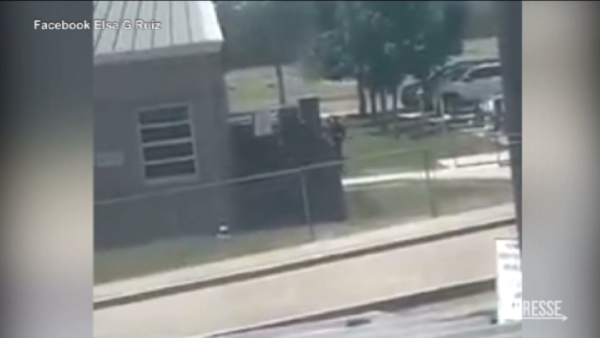 Strage in Texas, il video dell’attentatore che entra nella scuola