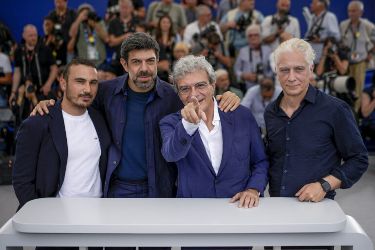 Martone e Favino conquistano il Festival di Cannes – FOTOGALLERY