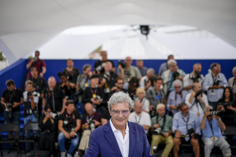 Martone e Favino conquistano il Festival di Cannes – FOTOGALLERY