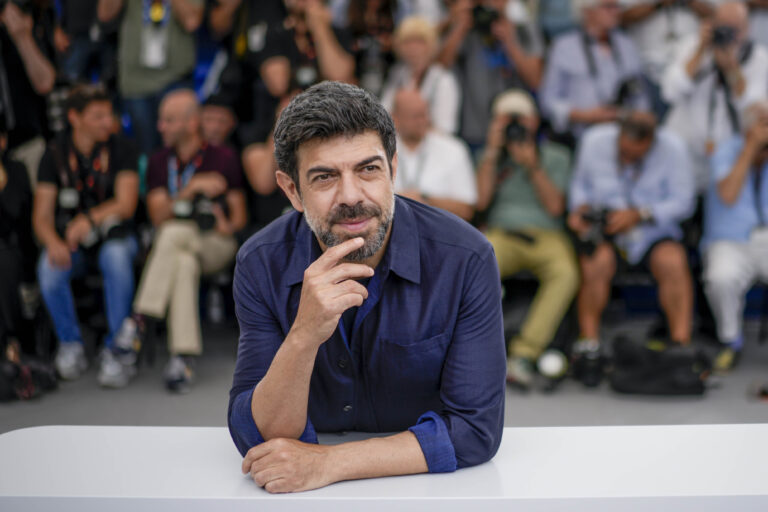 Martone e Favino conquistano il Festival di Cannes – FOTOGALLERY