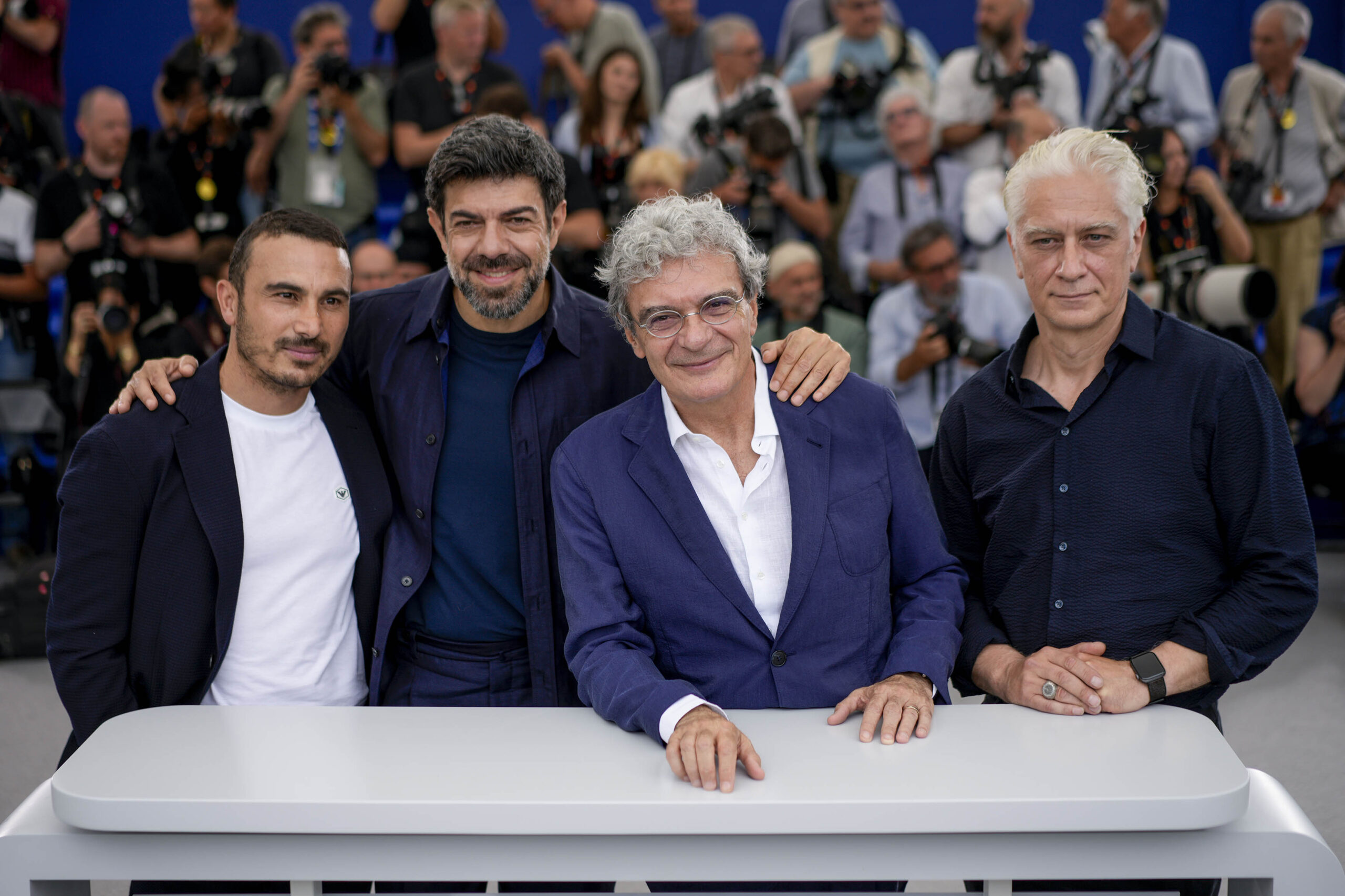 Martone e Favino conquistano il Festival di Cannes – FOTOGALLERY