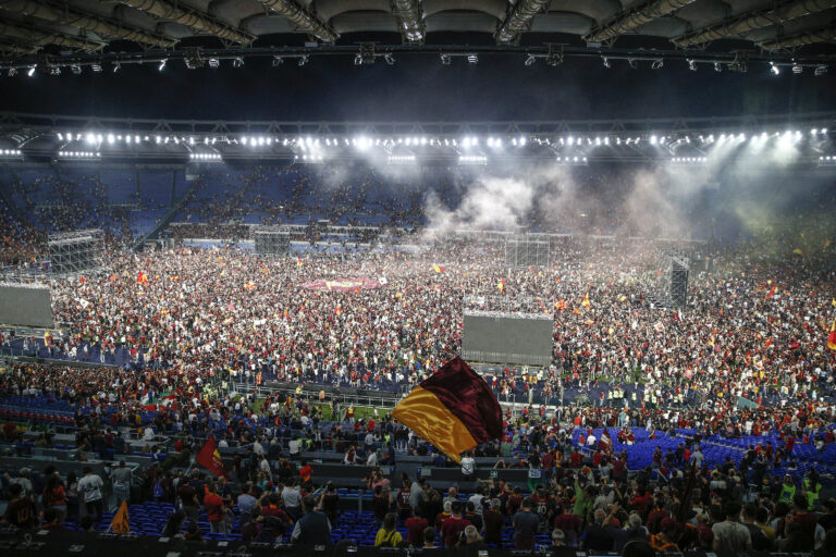 TLa Roma vince la Conference League e a Roma esplode la festa  – FOTOGALLERY