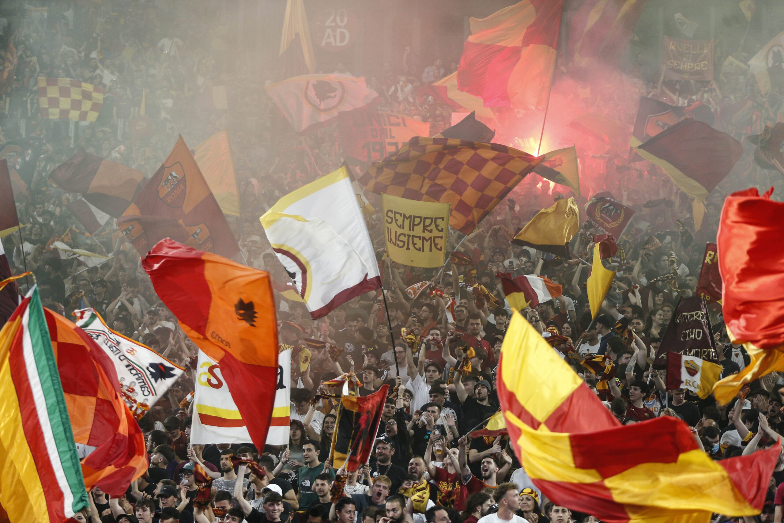 La Roma vince la Conference League e a Roma esplode la festa  – FOTOGALLERY