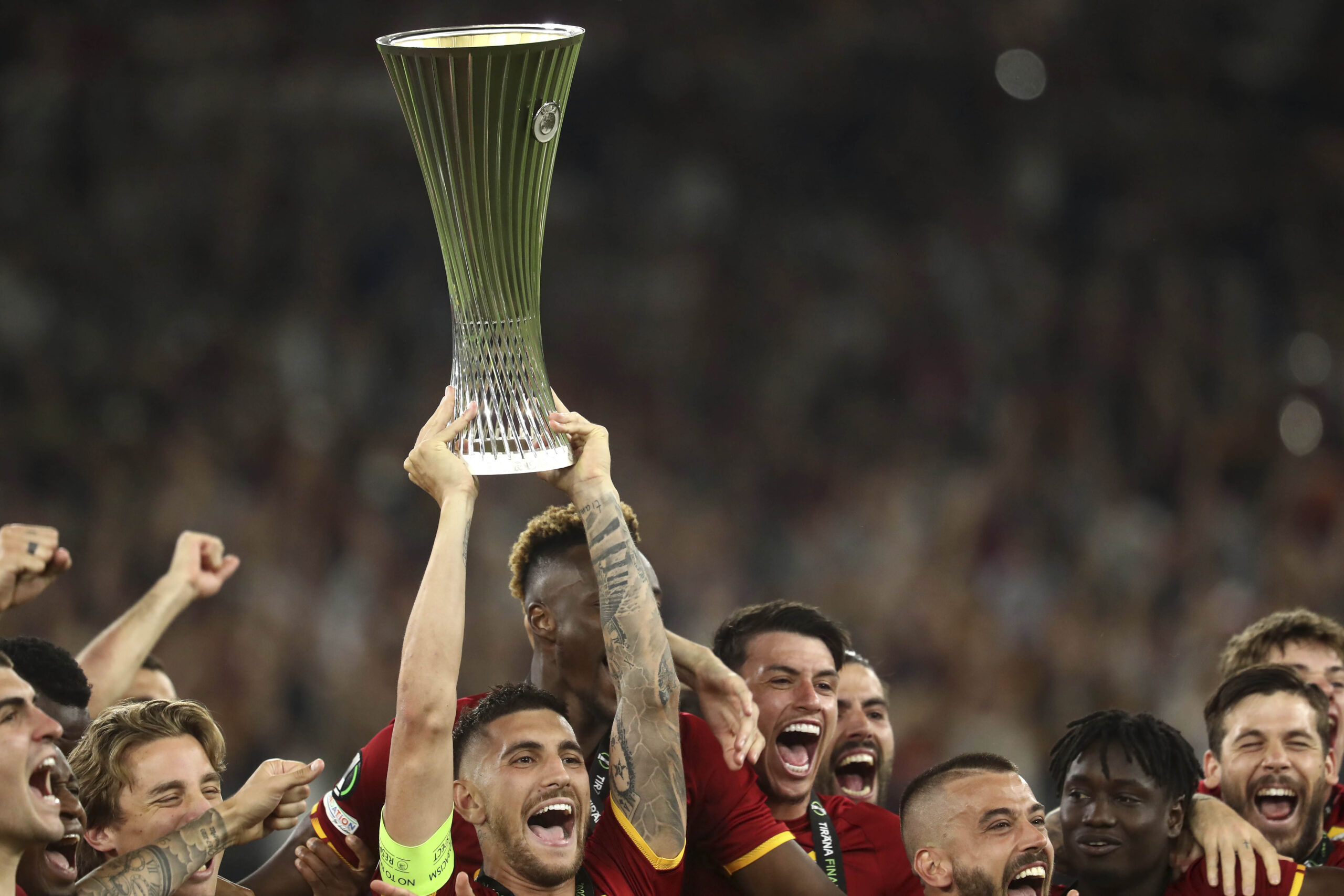 La Roma vince la Conference League e a Roma esplode la festa  – FOTOGALLERY