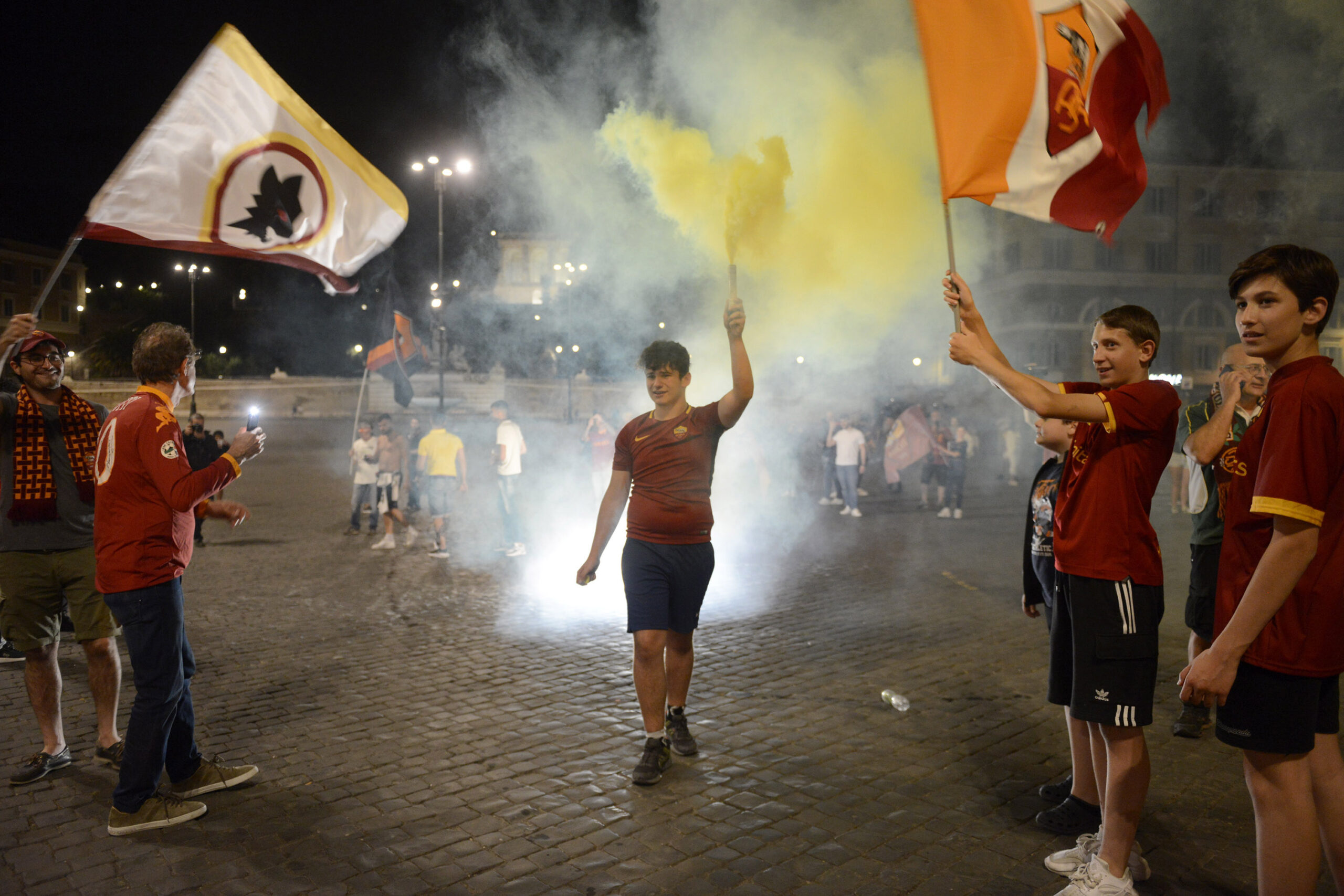 La Roma vince la Conference League e a Roma esplode la festa  – FOTOGALLERY