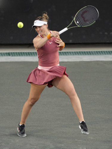 Paula Badosa, la sexy spagnola che sta stregando il Roland Garros – FOTOGALLERY