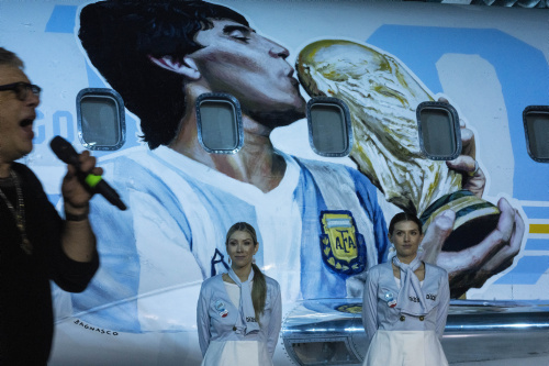 Maradona, decolla l’aereo Tango D10S dedicato al Pibe de Oro – FOTOGALLERY