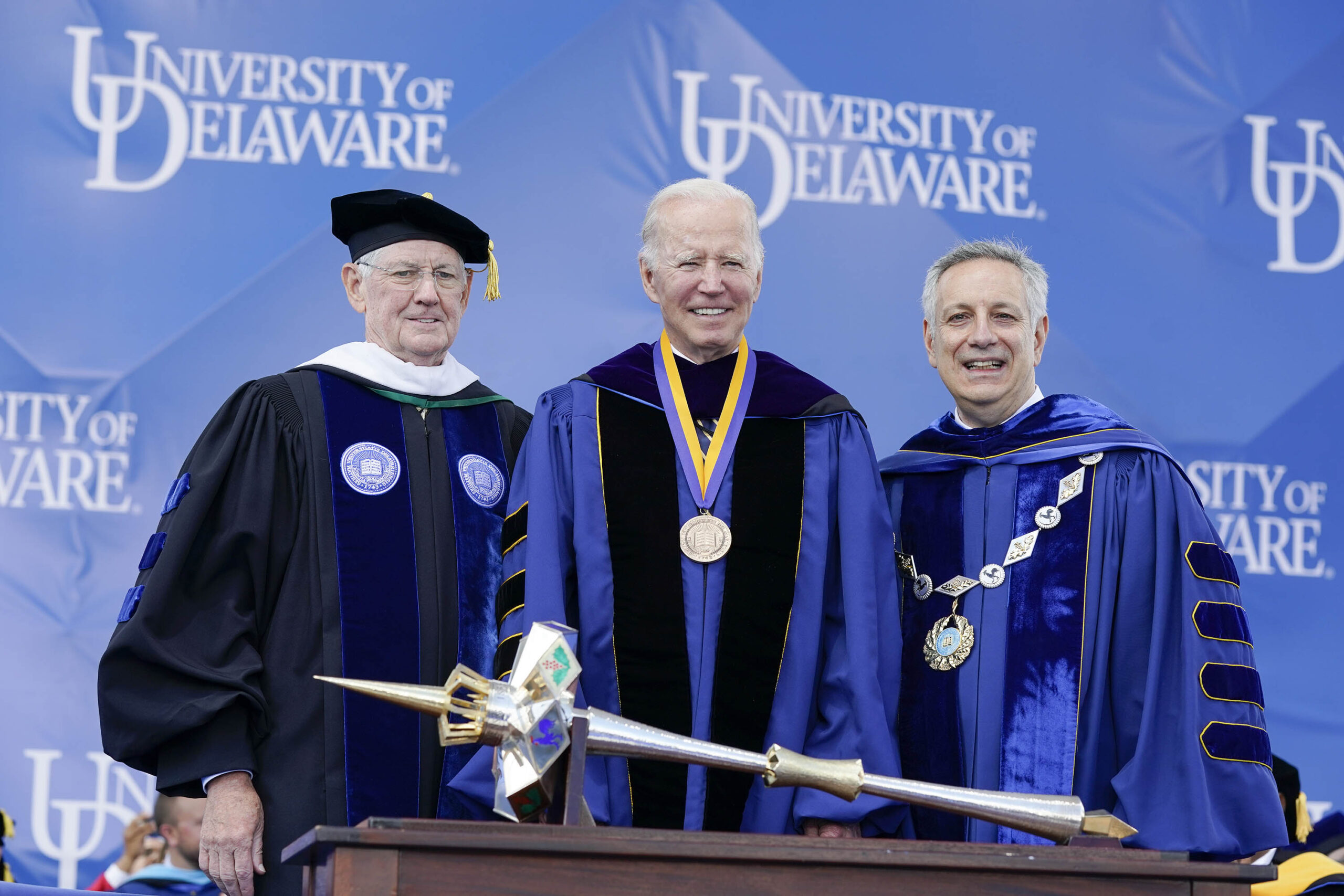 Joe Biden premiato all’università del Delaware – FOTOGALLERY