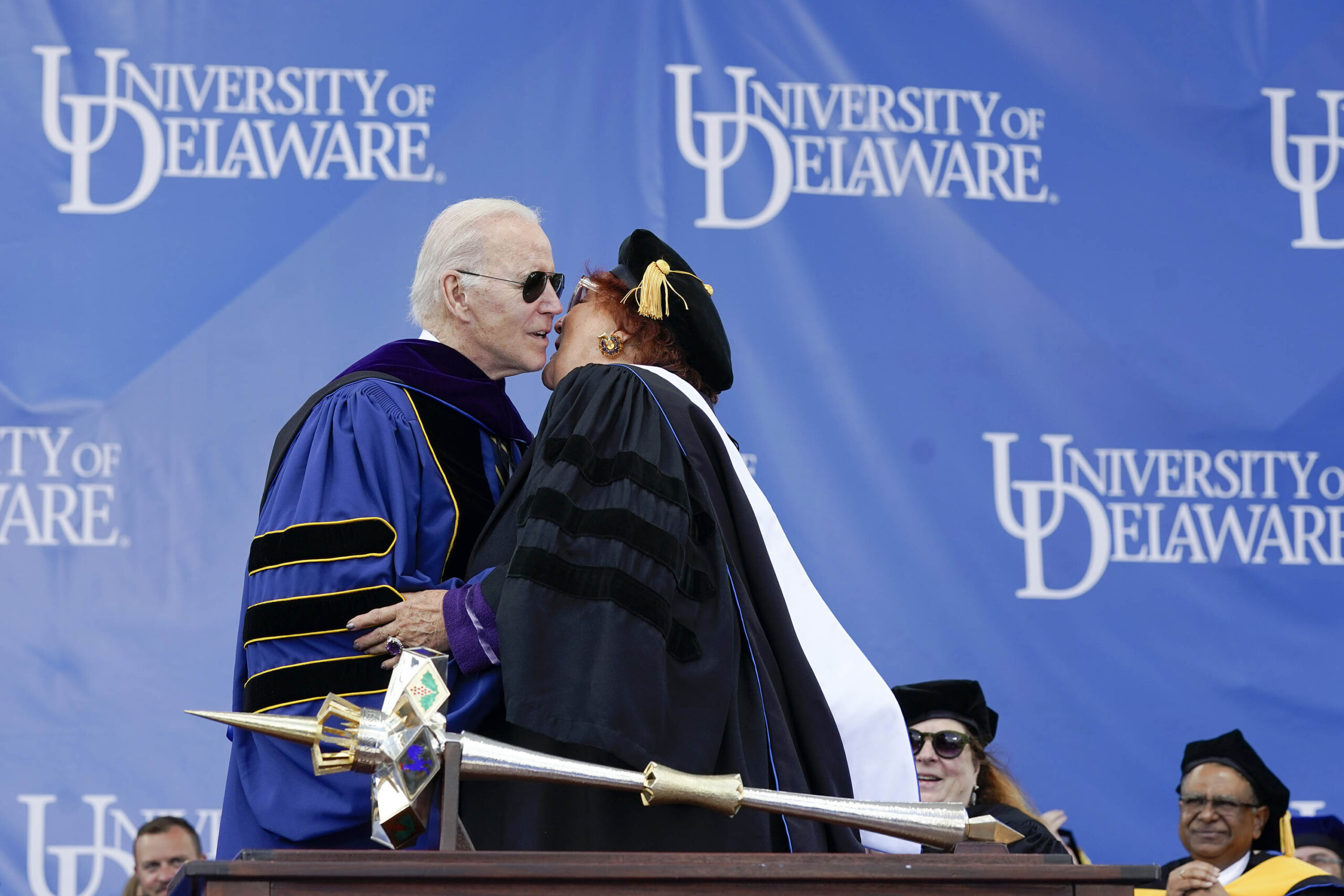 Joe Biden premiato all’università del Delaware – FOTOGALLERY