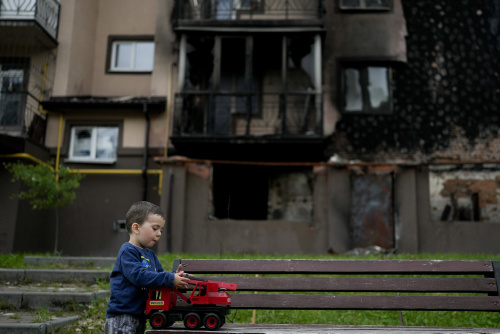 La guerra in Ucraina vista con gli occhi di un bambino – FOTOGALLERY