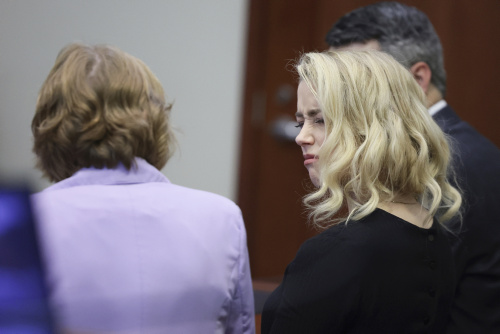 Processo Depp- Heard, la delusione di Amber Heard dopo la sentenza – FOTOGALLERY