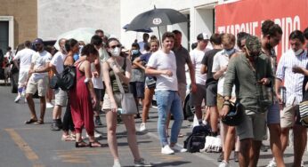 Covid: Omicron 5 fa preoccupare. Pregliasco: “A settembre vaccino bivalente”