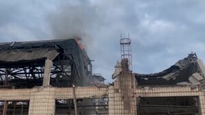 Nuovo attacco russo: le immagini di Kiev bombardata