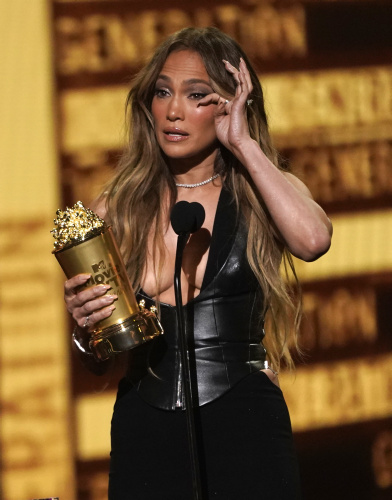 Vanessa Hudgens ha condotto gli MTV Movie & TV Awards 2022