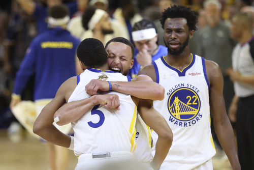 La gara 2 delle finali Nba va ai Golden State Warriors –  FOTOGALLERY