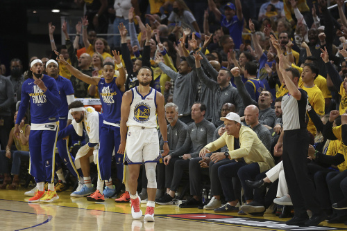 La gara 2 delle finali Nba va ai Golden State Warriors –  FOTOGALLERY