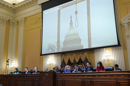 L’assalto al Campidoglio fu un tentato golpe mosso da Trump. La Commissione parlamentare USA accusa l’ex Presidente