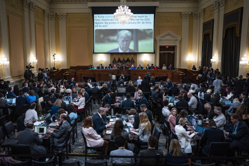 L’assalto al Campidoglio fu un tentato golpe mosso da Trump. La Commissione parlamentare USA accusa l’ex Presidente