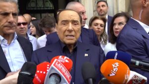 Ucraina, Berlusconi: “Da Presidente della Repubblica avrei parlato con Putin”