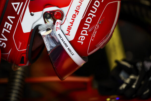 Formula 1: nuovo disastro Ferrari a Baku, ritiri Sainz e Leclerc. Vince Verstappen