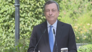 Draghi: “L’Italia vuole Kiev nell’Unione europea”