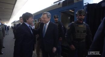 Mario Draghi accolto a Kiev dalla vicepremier ucraina Ol’ha Stefanišyna