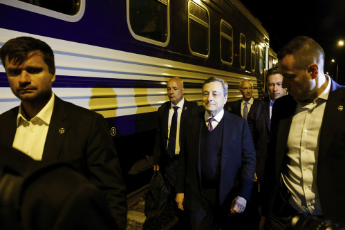 Il primo viaggio in Ucraina da quando è scoppiata la guerra di Draghi, Macron e Scholz – FOTOGALLERY