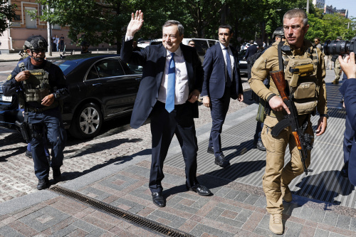 Il primo viaggio in Ucraina da quando è scoppiata la guerra di Draghi, Macron e Scholz – FOTOGALLERY