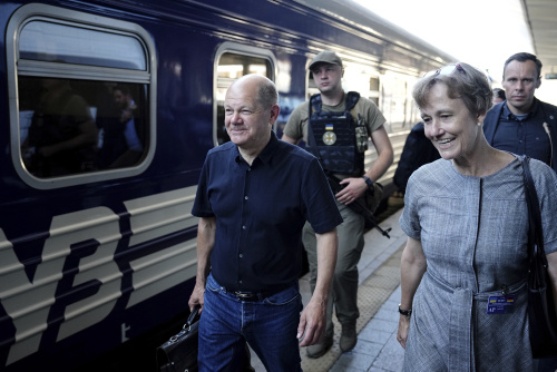 TIl primo viaggio in Ucraina da quando è scoppiata la guerra di Draghi, Macron e Scholz – FOTOGALLERY