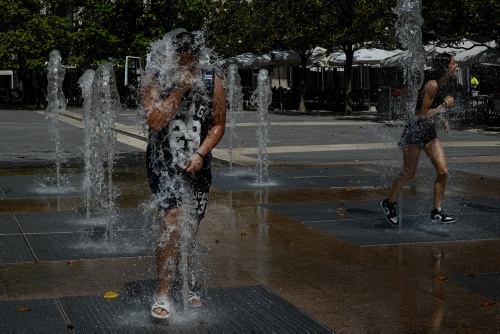 Ondata di caldo in Europa, con punte di 43 gradi – FOTOGALLERY