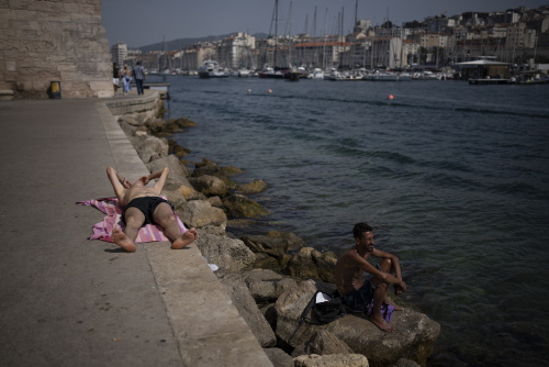 Ondata di caldo in Europa, con punte di 43 gradi – FOTOGALLERY