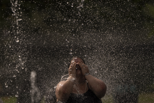 Ondata di caldo in Europa, con punte di 43 gradi – FOTOGALLERY