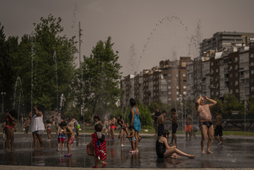 Ondata di caldo in Europa, con punte di 43 gradi – FOTOGALLERY