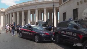 Inseguimento da film a Roma, Polizia spara alle gomme di un’auto in fuga